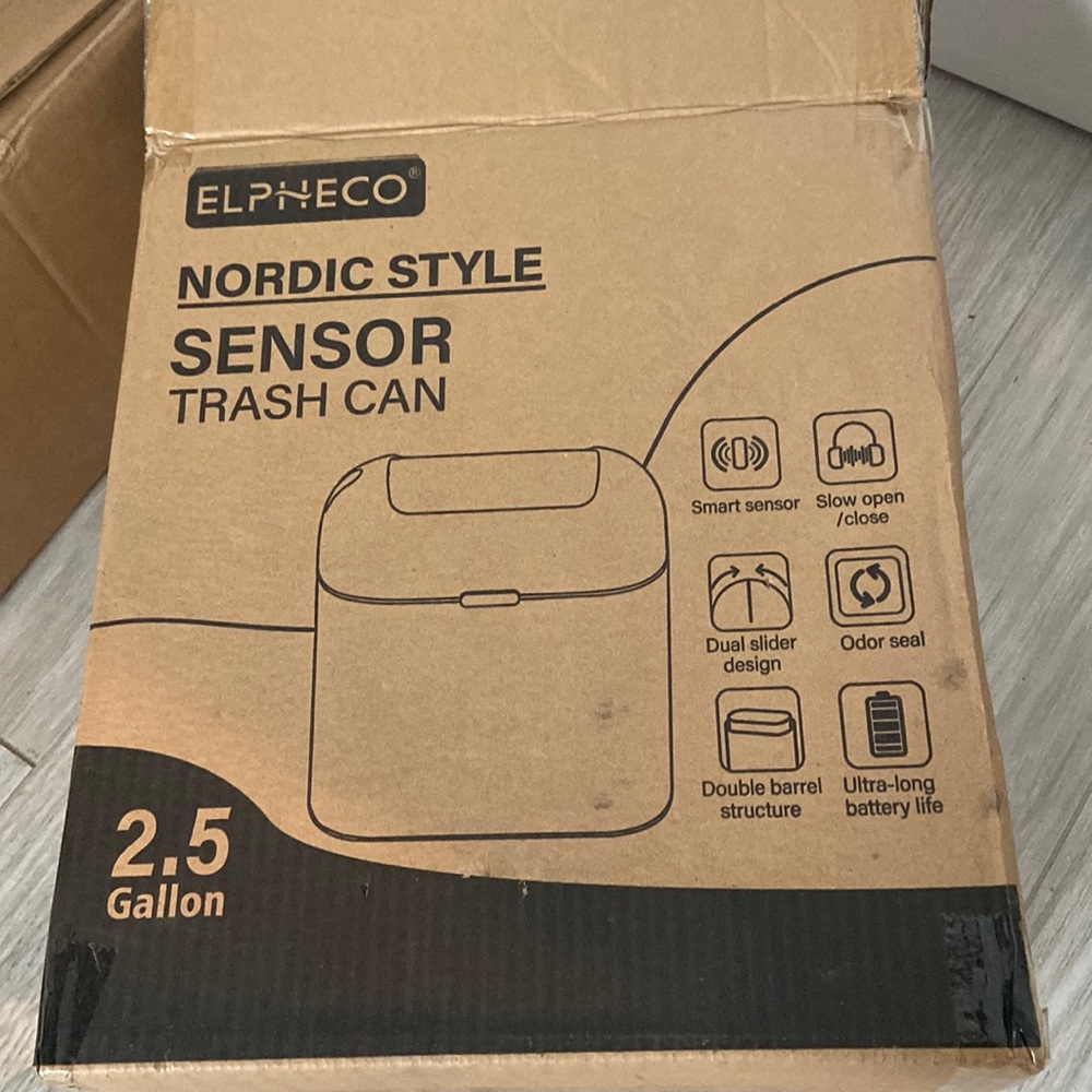 Elpheco sensor rash can. 2.5 gallon